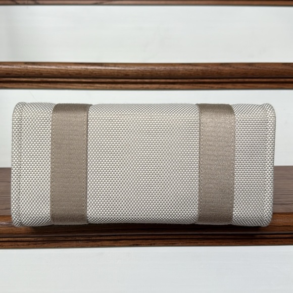 Lululemon Mini Boxy Tote 4.5L ivory tan EUC - Picture 6 of 8